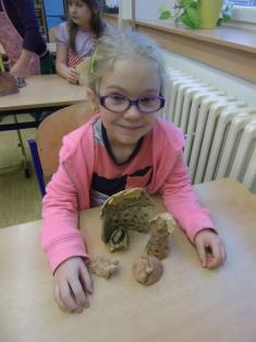 Keramika - výroba betlémů  14. 12.