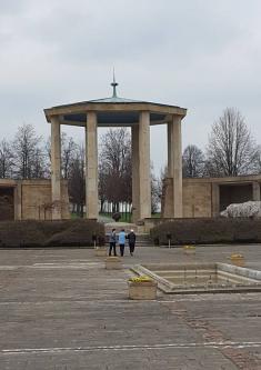 Výlet do Terezína a Lidic (4. a 5. tř.)  11. 4.